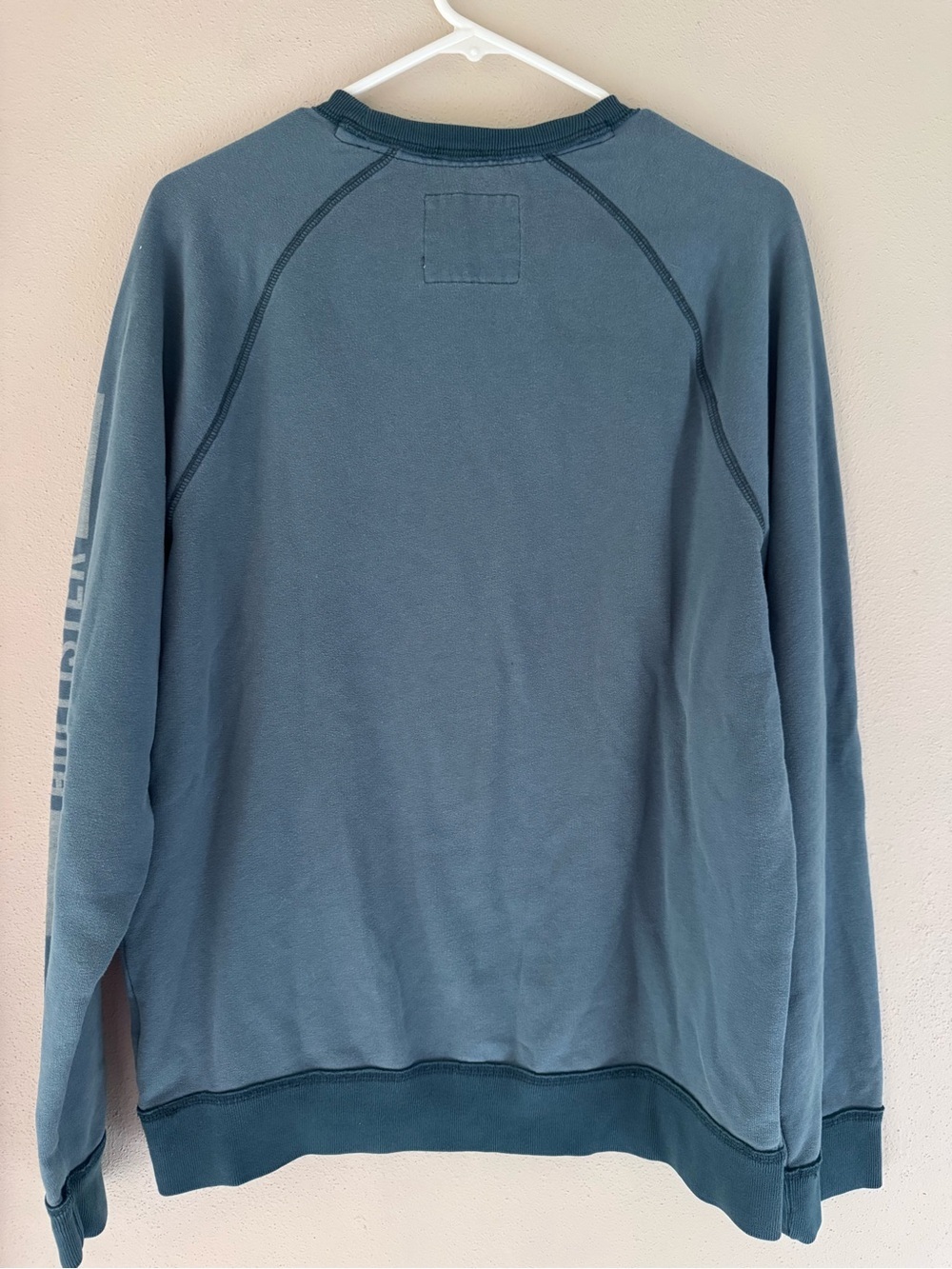 Men’s Hollister Size XL (Fits like a L) Y2K California Graphic Blue Crewneck - Picture 3 of 8